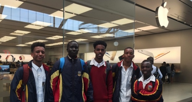 Apologies-from-Apple-after-African-students-ejected-from-store